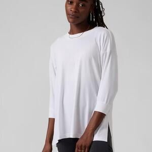 Athleta Women's White Stretch Lightweight Long Sleeve Athletic Top T Shirt Sz M